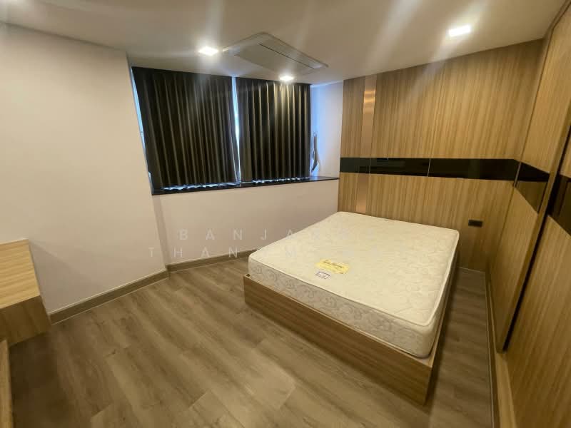 President Park Sukhumvit 24, Bangkok, 99 Sukhumvit 24 Alley, Khlongtoei Nua, Watthana, Bangkok, 3 Bedrooms, 223 sqm, Condo For Rent, by Banjarat Thanomchat, 500376328 - DDproperty.com