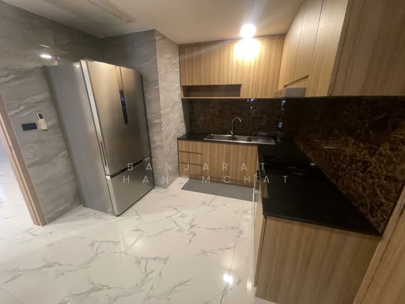 President Park Sukhumvit 24, Bangkok, 99 Sukhumvit 24 Alley, Khlongtoei Nua, Watthana, Bangkok, 3 Bedrooms, 223 sqm, Condo For Rent, by Banjarat Thanomchat, 500376328 - DDproperty.com