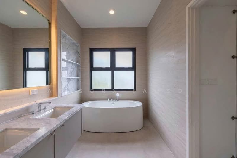 Narinsiri Krungthep Kreetha, Bangkok, Saphan Sung, Bangkok, 5 Bedrooms, 430 sqm, Single Detached House For Rent, by Adisorn Eamso, 500376393 - DDproperty.com