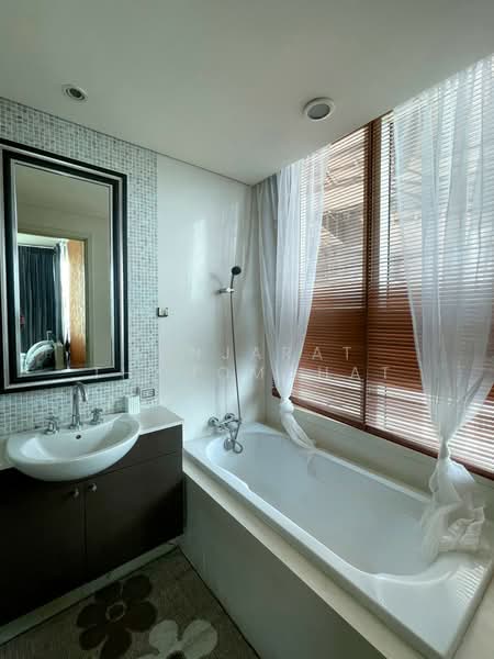 Watermark Chaophraya, Bangkok, Soi Charoennakorn 39-41, Charoennakorn Road, Bang Lam Phu Lang, Khlong San, Bangkok, 2 Bedrooms, 95 sqm, Condo For Rent, by Banjarat Thanomchat, 500376421 - DDproperty.com