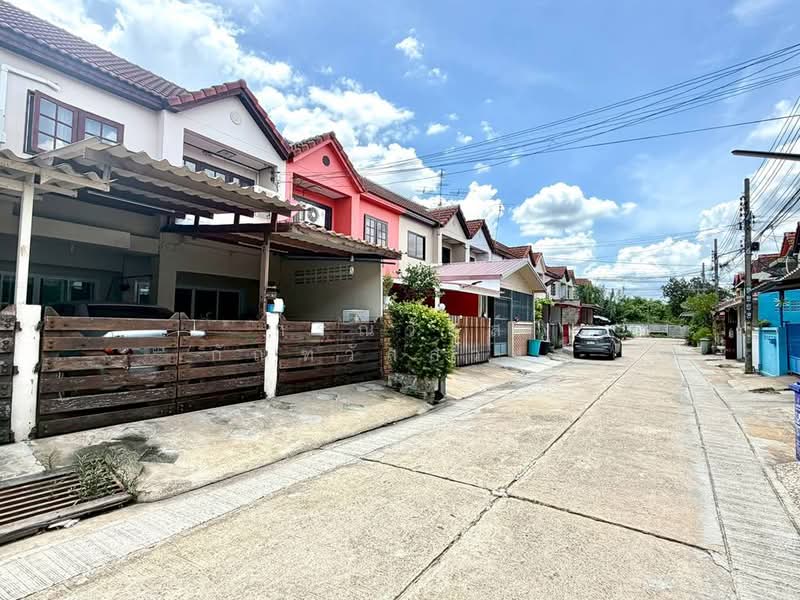 ขาย ทาวน์เฮ้าส์ หมู่บ้าน หรรษา เพชรเกษม 81/6, Bangkok, Nong Kang Plu, Nong Khaem, Bangkok, 3 Bedrooms, 90 sqm, Townhouse For Sale, by กรณวัสส์ กัณฑวัสส์วงส์, 500376430 - DDproperty.com