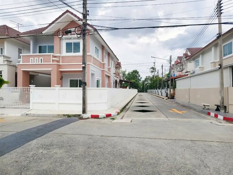 เสนา วิลล่า ลำลูกกา-คลองสอง, Pathum Thani, ถนนพหลโยธิน, Khu Khot, Lam Luk Ka, Pathum Thani, 3 Bedrooms, 150 sqm, Semi-Detached House (Twin House) For Sale, by คุณ ปั่น อินทะอุ่นวงศ์ (ปั่น), 500376515 - DDproperty.com