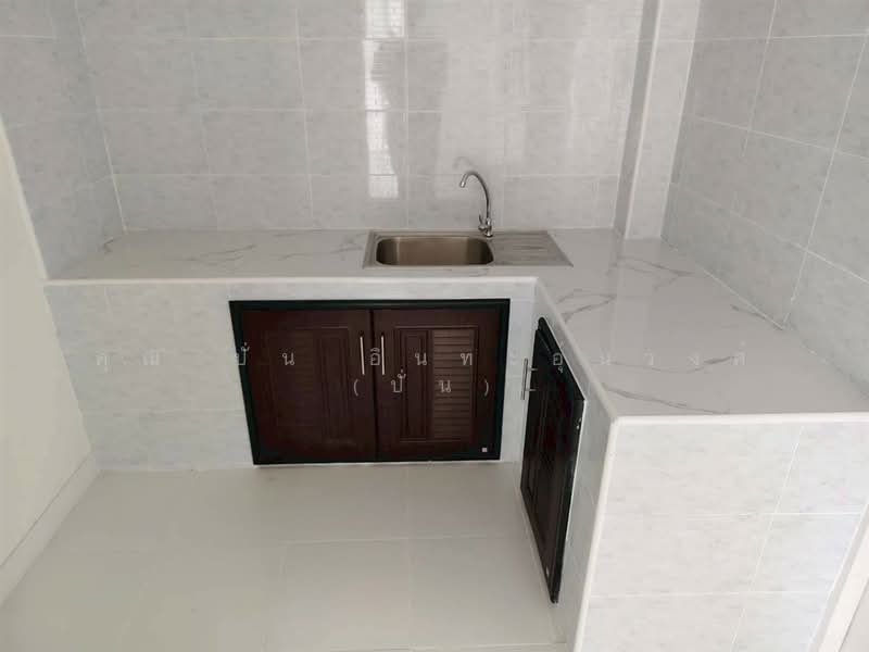 เสนา วิลล่า ลำลูกกา-คลองสอง, Pathum Thani, ถนนพหลโยธิน, Khu Khot, Lam Luk Ka, Pathum Thani, 3 Bedrooms, 150 sqm, Semi-Detached House (Twin House) For Sale, by คุณ ปั่น อินทะอุ่นวงศ์ (ปั่น), 500376515 - DDproperty.com