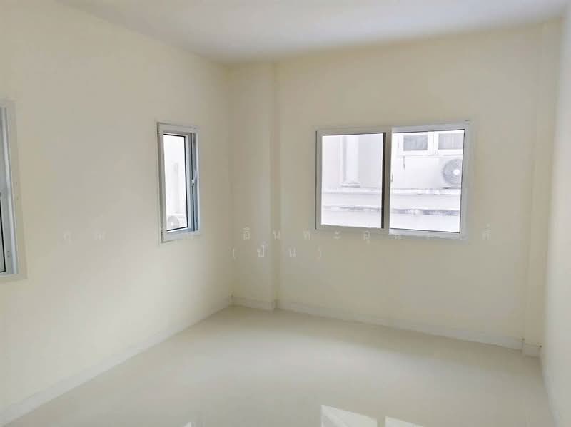 เสนา วิลล่า ลำลูกกา-คลองสอง, Pathum Thani, ถนนพหลโยธิน, Khu Khot, Lam Luk Ka, Pathum Thani, 3 Bedrooms, 150 sqm, Semi-Detached House (Twin House) For Sale, by คุณ ปั่น อินทะอุ่นวงศ์ (ปั่น), 500376515 - DDproperty.com