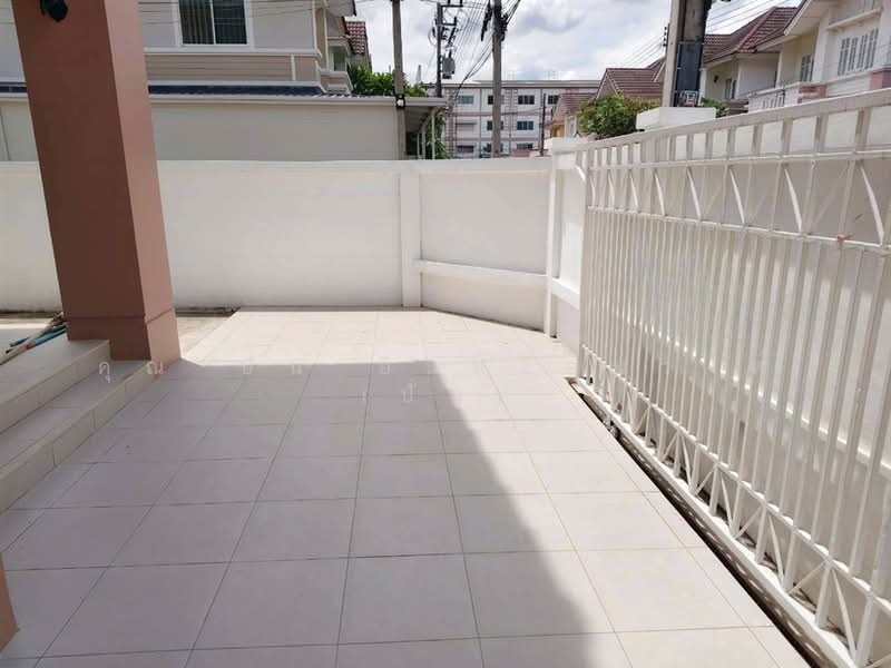 เสนา วิลล่า ลำลูกกา-คลองสอง, Pathum Thani, ถนนพหลโยธิน, Khu Khot, Lam Luk Ka, Pathum Thani, 3 Bedrooms, 150 sqm, Semi-Detached House (Twin House) For Sale, by คุณ ปั่น อินทะอุ่นวงศ์ (ปั่น), 500376515 - DDproperty.com