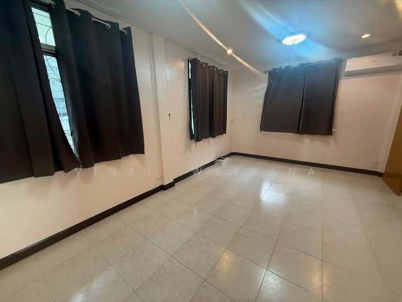 4-BR House, Bangkok, Bang Na Tai, Bang Na, Bangkok, 4 Bedrooms, 325 sqm, Single Detached House For Rent, by Vinai Wattana, 500376601 - DDproperty.com