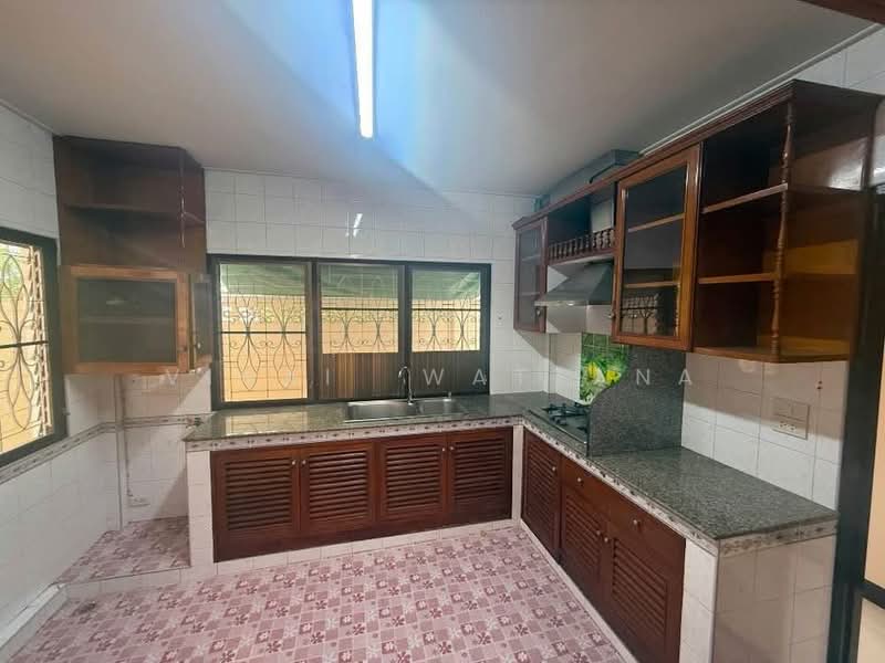 4-BR House, Bangkok, Bang Na Tai, Bang Na, Bangkok, 4 Bedrooms, 325 sqm, Single Detached House For Rent, by Vinai Wattana, 500376601 - DDproperty.com