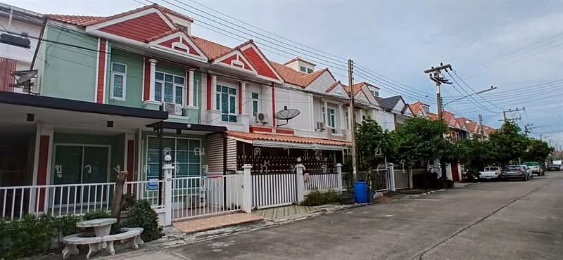 มัณฑกานต์ รังสิต ลำลูกกา คลอง 4, Pathum Thani, ถนนพระองค์เจ้าสายคลอง4, Lat Sawai, Lam Luk Ka, Pathum Thani, 3 Bedrooms, 130 sqm, Townhouse For Sale, by คุณ ดารุณีย์ ชูวงค์จิราภัทร์ (โรส), 500376692 - DDproperty.com