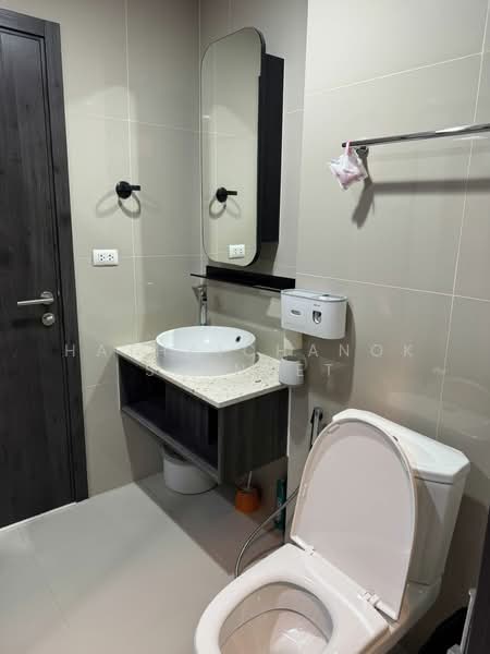 XT Huaikhwang, Bangkok, 244 Ratchadaphisek Road, Huai Khwang, Bangkok, 1 Bedroom, 35 sqm, Condo For Rent, by Hathaichanok Saenset, 500376704 - DDproperty.com