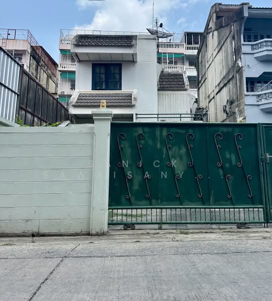 4-BR House, Bangkok, Khlong Chan, Bang Kapi, Bangkok, 4 Bedrooms, 200 sqm, Single Detached House For Sale, by Sanick Sawaisanyakorn, 500376751 - DDproperty.com