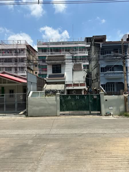 4-BR House, Bangkok, Khlong Chan, Bang Kapi, Bangkok, 4 Bedrooms, 200 sqm, Single Detached House For Sale, by Sanick Sawaisanyakorn, 500376751 - DDproperty.com