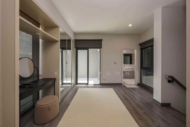 Baan Klang Muang Classe Sukhumvit 77, Bangkok, Soi On Nut 21, Suan Luang, Bangkok, 2 Bedrooms, 214 sqm, Single Detached House For Rent, by Khun Poon, 500376820 - DDproperty.com