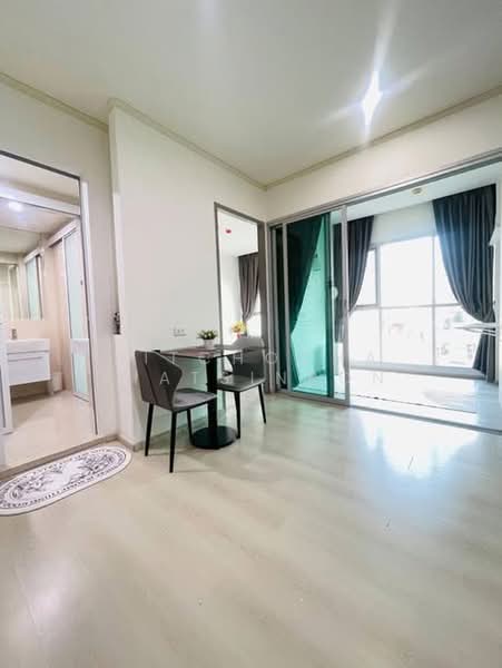 Life Ratchadapisek, Bangkok, 279 Ratchadapisaek Road, Huai Khwang, Bangkok, 2 Bedrooms, 43 sqm, Condo For Rent, by Pitchocha Kiatsinpon, 500376884 - DDproperty.com