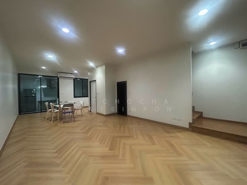 4-BR Townhouse, Bangkok, Bang Chak, Phra Khanong, Bangkok, 4 Bedrooms, 280 sqm, Townhouse For Rent, by Pitchocha Kiatsinpon, 500376911 - DDproperty.com