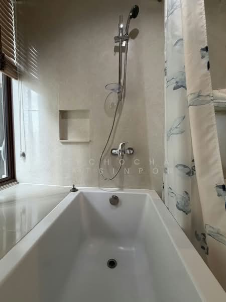 The Emporio Place, Bangkok, 93 Soi Sukhumvit 24, Sukhumvit Road, Khong Tan, Khlong Toei, Bangkok, 1 Bedroom, 47 sqm, Condo For Rent, by Pitchocha Kiatsinpon, 500376920 - DDproperty.com
