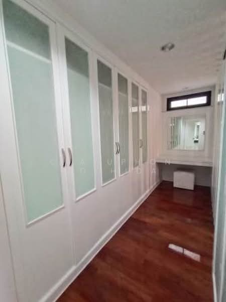 Cosmo Villa (คอสโม่ วิลล่า), กรุงเทพ, 33 ซอยสุขุมวิท 12 ถนนสุขุมวิท แขวง/เขตคลองเตย กทม., คลองเตย, กรุงเทพ, 250 ตร.ม., อพาร์ทเมนท์ ให้เช่า, โดย Chatuphon Mochida, 500376961 - DDproperty.com
