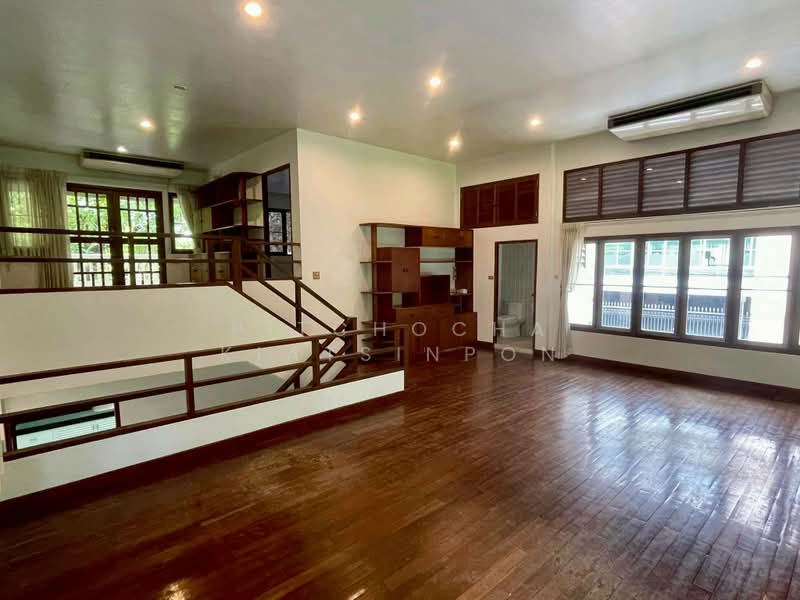 2-BR House, Bangkok, Lumphini, Pathum Wan, Bangkok, 2 Bedrooms, 220 sqm, Single Detached House For Rent, by Pitchocha Kiatsinpon, 500377079 - DDproperty.com