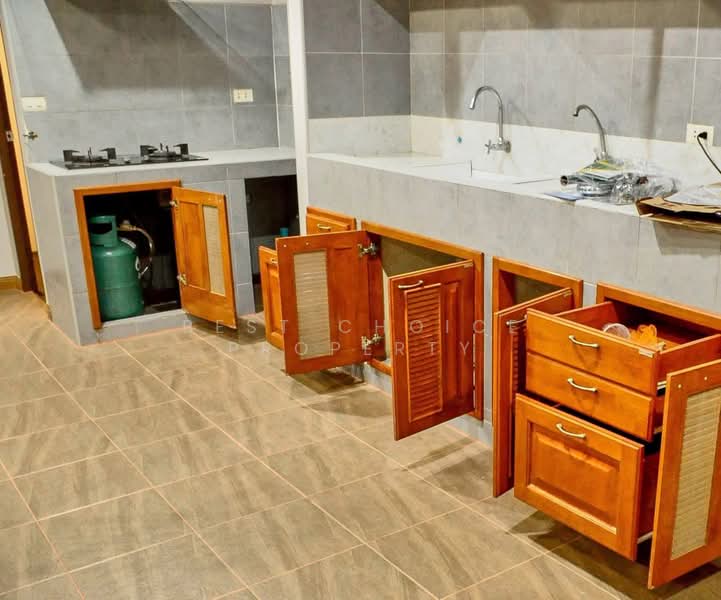 Chiangmai, Chiang Mai, Nong Hoi, Muang Chiang Mai, Chiang Mai, 4 Bedrooms, 120 sqm, Townhouse For Rent, by Best Choice Property, 500377261 - DDproperty.com
