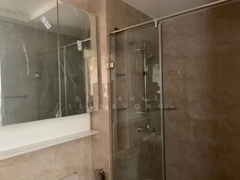 Regal Sathon-Naradhiwas, Bangkok, Naradhiwas Rajanagarindra Road, Thung Maha Mek, Sathon, Bangkok, 1 Bedroom, 35 sqm, Condo For Rent, by Settawut Leenavong, 500377429 - DDproperty.com