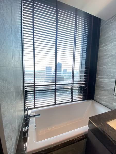 The Esse Sukhumvit 36, Bangkok, Soi Sukhumvit 36, Sukhumvit Road, Phra Kanong, Khlong Toei, Bangkok, 2 Bedrooms, 74 sqm, Condo For Rent, by Settawut Leenavong, 500377476 - DDproperty.com