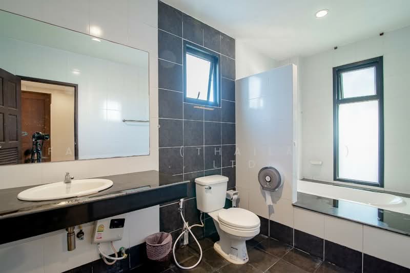 Rare 2BR Villa for Sale at Salapa Village Hua Hin City Investment, Prachuap Khiri Khan, Hua Hin, Prachuap Khiri Khan, 2 Bedrooms, 120 sqm, Villa For Sale, by Fazwaz (Thailand) Co., Ltd., 500377584 - DDproperty.com