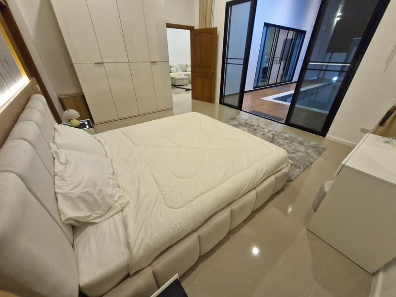 undefined, Chon Buri (Pattaya), Poong, Bang Lamung (Pattaya), Chon Buri (Pattaya), 4 Bedrooms, 240 sqm, Villa For Sale, by Valen Lokunpai , 500377594 - DDproperty.com