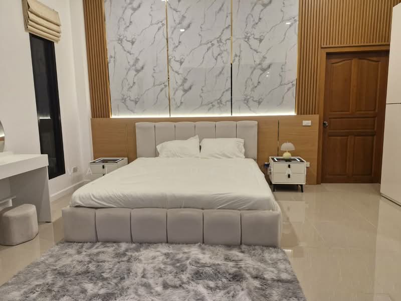 undefined, Chon Buri (Pattaya), Poong, Bang Lamung (Pattaya), Chon Buri (Pattaya), 4 Bedrooms, 240 sqm, Villa For Sale, by Valen Lokunpai , 500377594 - DDproperty.com