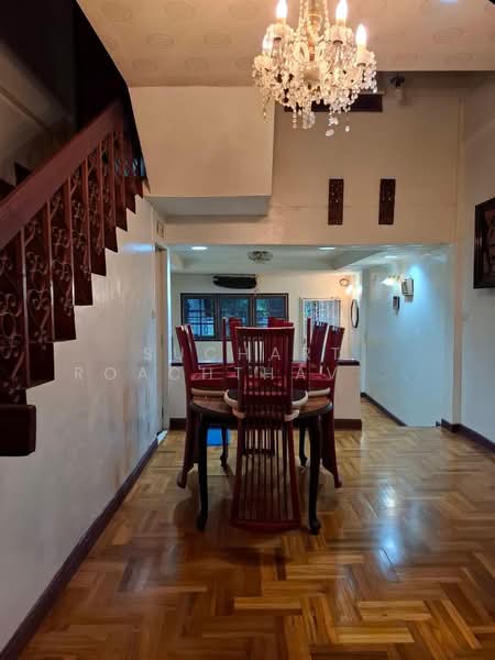Townhouse for Sale 3 floors 26 sqw., Asok-Nana Area, Bangkok, Sukhumvit, Khlong Toei, Khlong Toei, Bangkok, 3 Bedrooms, 200 sqm, Townhouse For Sale, by Suchart Roachthavilit, 500377621 - DDproperty.com