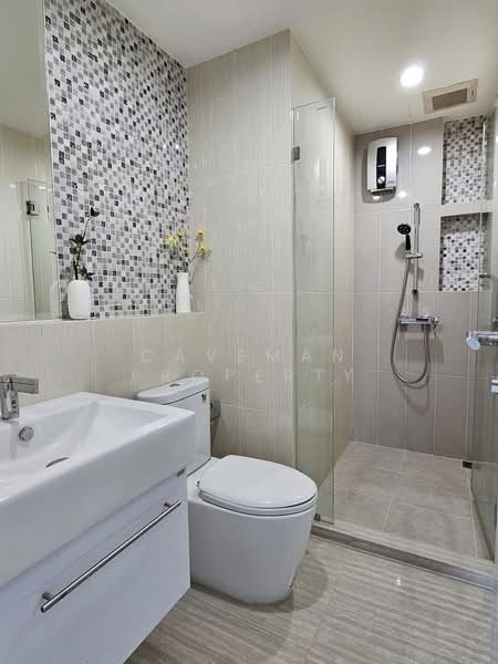 Life Ratchadapisek, Bangkok, 279 Ratchadapisaek Road, Huai Khwang, Bangkok, 2 Bedrooms, 65 sqm, Condo For Rent, by caveman property, 500377716 - DDproperty.com
