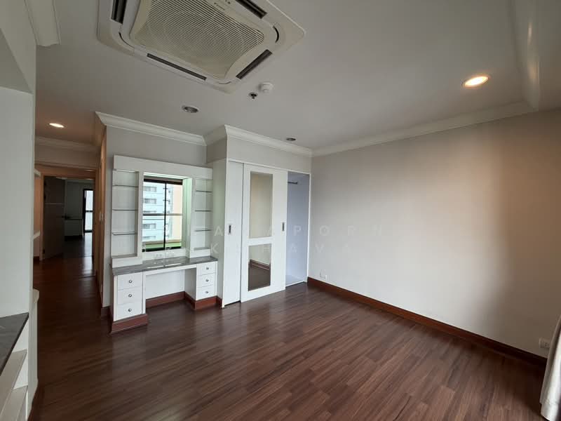 G.P. Grande Tower, Bangkok, 55 Sukhumvit 23, Khlongtoei Nua, Watthana, Bangkok, 3 Bedrooms, 220 sqm, Condo For Rent, by Phakaporn Brikshavana, 500377806 - DDproperty.com