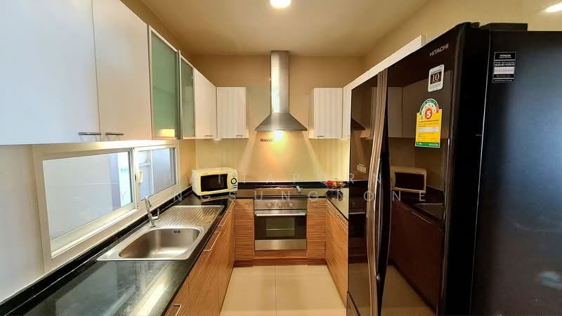Piyathip Place, Bangkok, 24 Soi Prommitr, Khlong Tan Nua, Watthana, Bangkok, 3 Bedrooms, 289 sqm, Apartment For Rent, by Pattaporn Yongsungnone, 500377847 - DDproperty.com