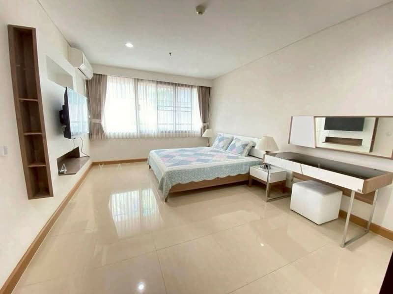 Tai Ping Towers, Bangkok, 582 Soi Sukhumvit 63, Khlong Tan Nua, Watthana, Bangkok, 4 Bedrooms, 252 sqm, Condo For Rent, by Anya Atarchanai, 500377885 - DDproperty.com