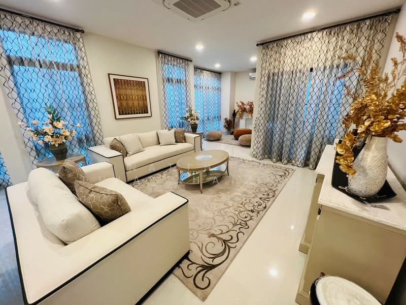 Nantawan Rama 9 - New Krungthepkreetha, Bangkok, Saphan Sung, Bangkok, 4 Bedrooms, 385 sqm, Single Detached House For Sale, by Natthida Thianchaianan, 500377899 - DDproperty.com
