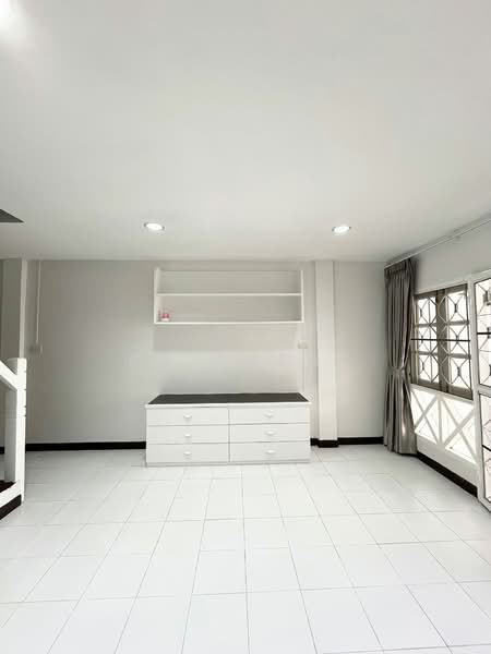 3-story Townhouse Ram Intra 34 Intersection 10, Bangkok, Tha Rang, Bang Khen, Bangkok, 4 Bedrooms, 200 sqm, Townhouse For Rent, by NR AGENT, 500378012 - DDproperty.com