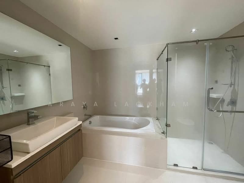 Vtara Sukhumvit 36, Bangkok, 118 Soi Saen Sabai, Phra Kanong, Khlong Toei, Bangkok, 2 Bedrooms, 60 sqm, Condo For Rent, by Araya Laokham, 500378030 - DDproperty.com