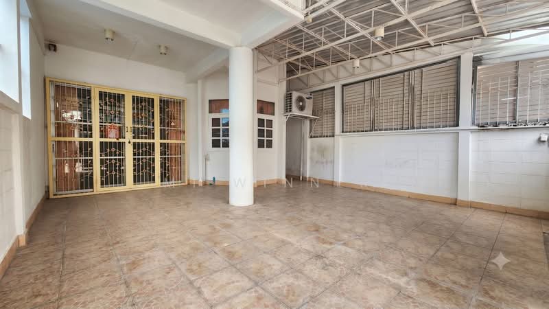 Moobaan Chalathorn Soi Sathu Pradit 57, Bangkok, Soi Sathu Pradit 57, Bang Pong Pang, Yan Nawa, Bangkok, 3 Bedrooms, 200 sqm, Townhouse For Sale, by Mi Winner, 500378086 - DDproperty.com
