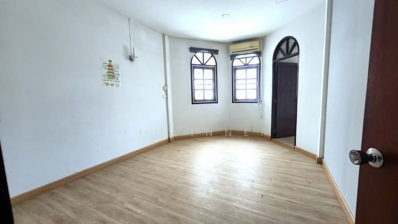 Moobaan Chalathorn Soi Sathu Pradit 57, Bangkok, Soi Sathu Pradit 57, Bang Pong Pang, Yan Nawa, Bangkok, 3 Bedrooms, 200 sqm, Townhouse For Sale, by Mi Winner, 500378086 - DDproperty.com
