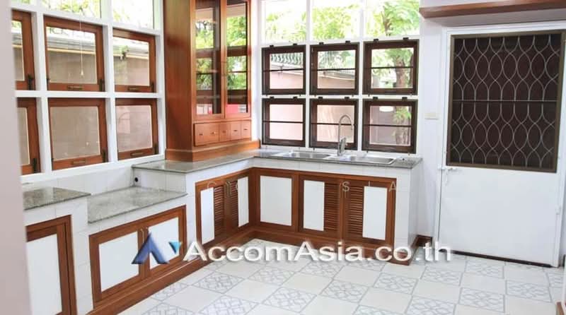 Home Office 5 Bedrooms House for Rent in Sukhumvit, Bangkok near BTS Asok, Bangkok, Khlong Tan Nua, Watthana, Bangkok, 5 Bedrooms, 500 sqm, Single Detached House For Rent, by Accom Asia, 500378091 - DDproperty.com