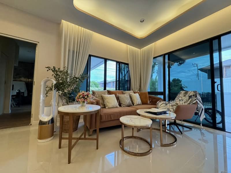 Burasiri Pattanakarn, Bangkok, New Pattanakarn Road, Prawet, Bangkok, 4 Bedrooms, 380 sqm, Single Detached House For Rent, by Sanick Sawaisanyakorn, 500378092 - DDproperty.com