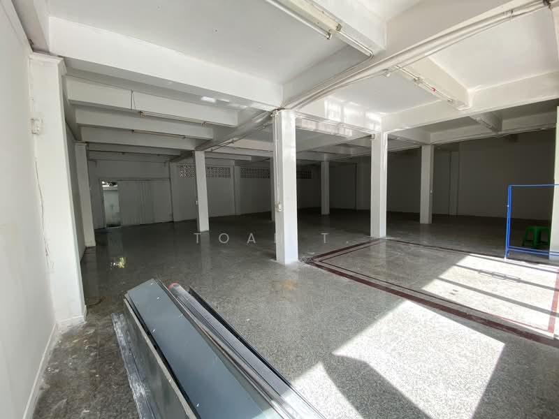 พื้นที่ให้เช่า สีลม สาทร : Space for rent in Silom and Sathorn, กรุงเทพ, สีลม, บางรัก, กรุงเทพ, 224 ตร.ม., พื้นที่ขายของ ให้เช่า, โดย TOAH T., 500378141 - DDproperty.com
