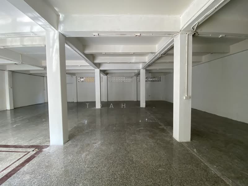 พื้นที่ให้เช่า สีลม สาทร : Space for rent in Silom and Sathorn, กรุงเทพ, สีลม, บางรัก, กรุงเทพ, 224 ตร.ม., พื้นที่ขายของ ให้เช่า, โดย TOAH T., 500378141 - DDproperty.com