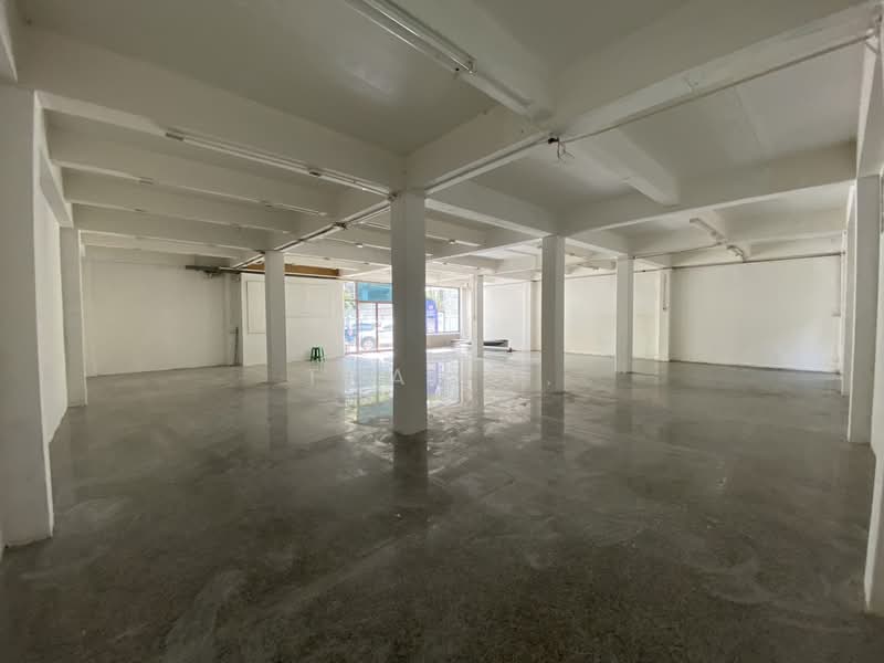 พื้นที่ให้เช่า สีลม สาทร : Space for rent in Silom and Sathorn, กรุงเทพ, สีลม, บางรัก, กรุงเทพ, 224 ตร.ม., พื้นที่ขายของ ให้เช่า, โดย TOAH T., 500378141 - DDproperty.com