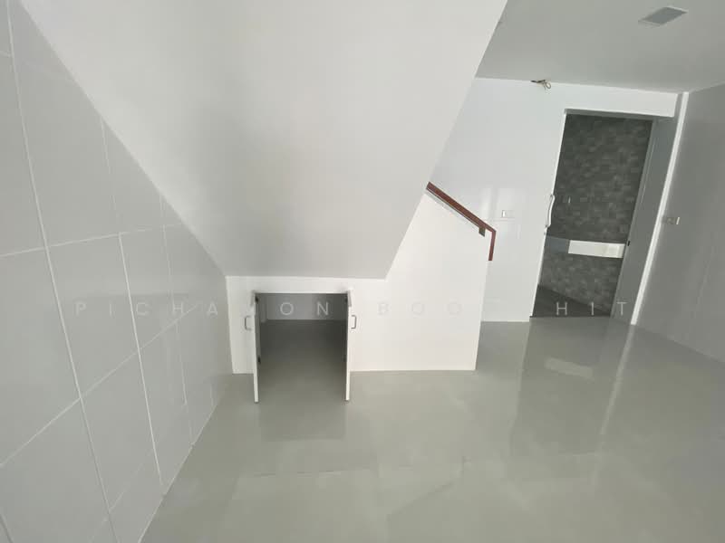3-BR Townhouse, Bangkok, Nuan Chan, Bueng Kum, Bangkok, 3 Bedrooms, 150 sqm, Townhouse For Sale, by Pichamon Boonchit, 500378176 - DDproperty.com