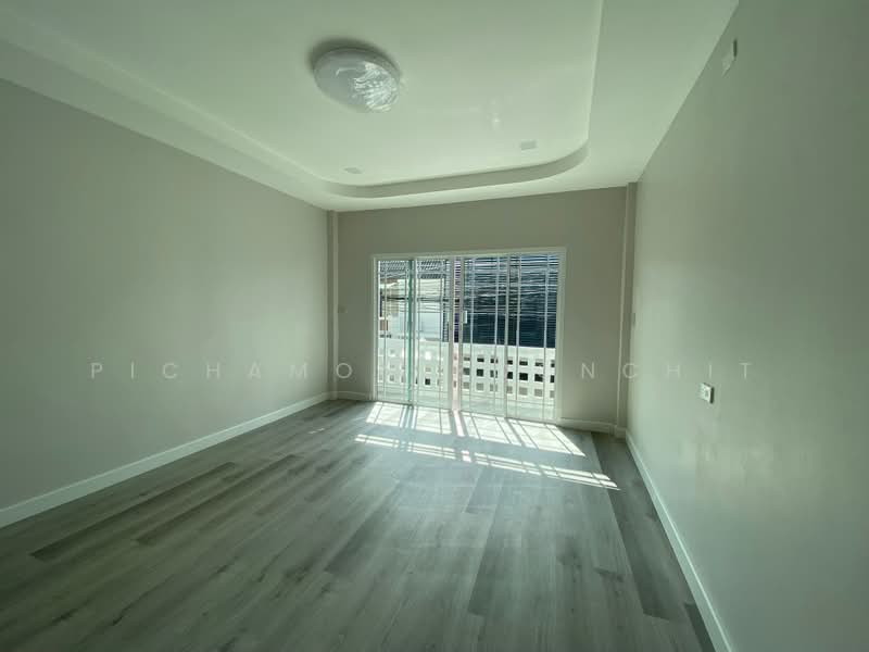 3-BR Townhouse, Bangkok, Nuan Chan, Bueng Kum, Bangkok, 3 Bedrooms, 150 sqm, Townhouse For Sale, by Pichamon Boonchit, 500378176 - DDproperty.com