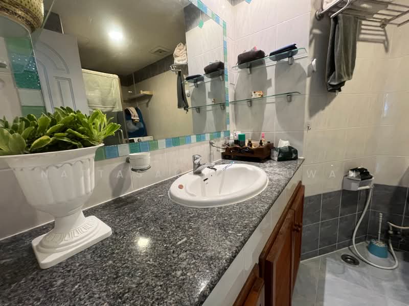 View Talay 2, Chon Buri (Pattaya), Thap Phraya Road, Nong Pru, Bang Lamung (Pattaya), Chon Buri (Pattaya), 1 Bedroom, 49 sqm, Condo For Sale, by Nattasak Poosuwan, 500378231 - DDproperty.com