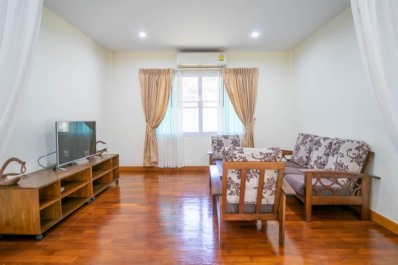 A large house in a garden near Laem Mae Phim Beach., Rayong, Chak Don, Klaeng, Rayong, 3 Bedrooms, 250 sqm, Single Detached House For Sale, by รัชชานนท์ สุขสมบูรณ์, 500378328 - DDproperty.com