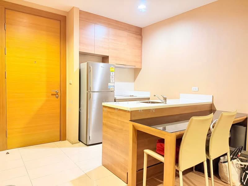 Rhythm Ratchada-Huaikwang, Bangkok, 218 Ratchadaphisek Road, Huai Khwang, Bangkok, 1 Bedroom, 46 sqm, Condo For Sale, by Hathairat Rookphan , 500378349 - DDproperty.com