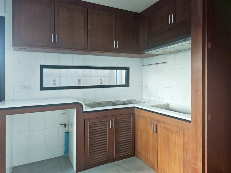 Areeya Mova Kaset-Nawamintr, Bangkok, Soi Moobaan Areeya Mowa, Chorake Bua, Lat Phrao, Bangkok, 5 Bedrooms, 250 sqm, Townhouse For Sale, by Jakkrit Nilchoo, 500378370 - DDproperty.com