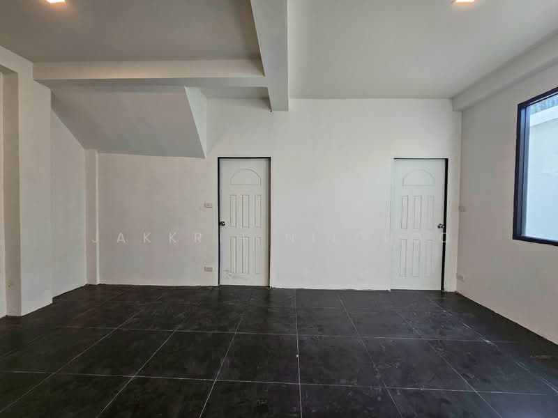 Areeya Mova Kaset-Nawamintr, Bangkok, Soi Moobaan Areeya Mowa, Chorake Bua, Lat Phrao, Bangkok, 5 Bedrooms, 250 sqm, Townhouse For Sale, by Jakkrit Nilchoo, 500378370 - DDproperty.com