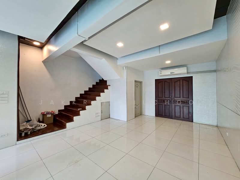 Areeya Mova Kaset-Nawamintr : อารียา โมวา เกษตร-นวมินทร์, กรุงเทพ, ซ. หมู่บ้านอารียา โมวา, จรเข้บัว, ลาดพร้าว, กรุงเทพ, 250 ตร.ม., ทาวน์เฮ้าส์ ขาย, โดย Jakkrit Nilchoo, 500378370 - DDproperty.com